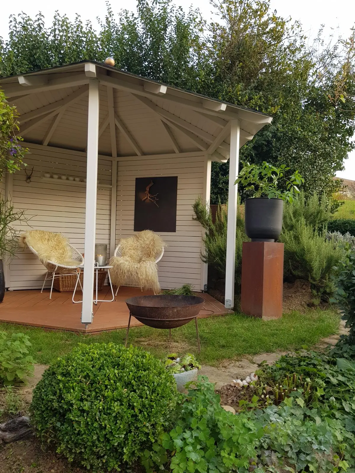 Fertiger achteckiger Gartenpavillon aus Holz